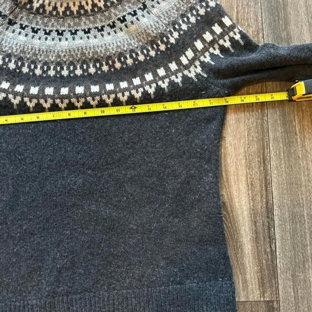 Bloomingdale-s Women's Black and Grey Jumper